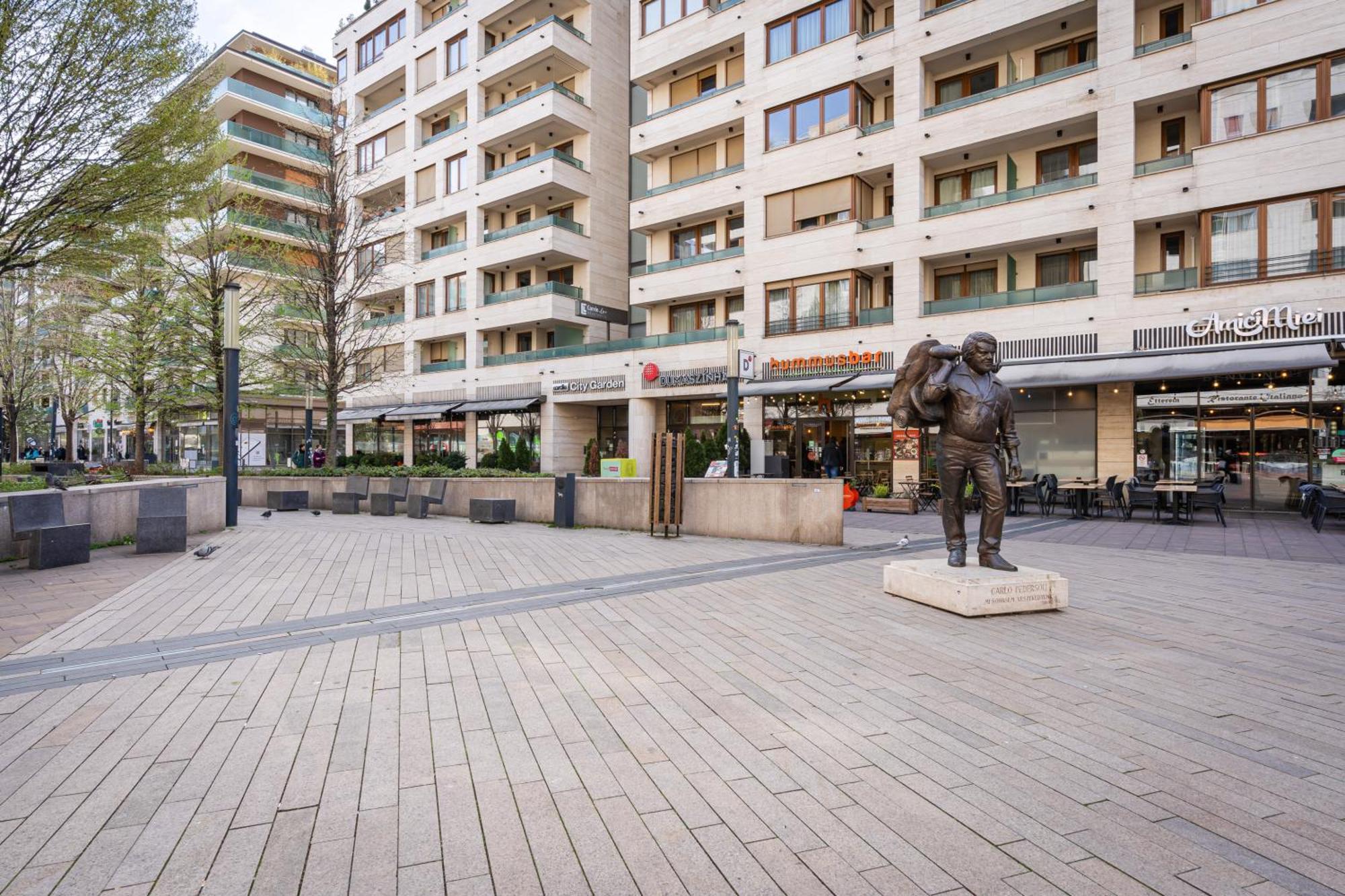 City Center Corvin Suite Apartment Budapeşte Dış mekan fotoğraf